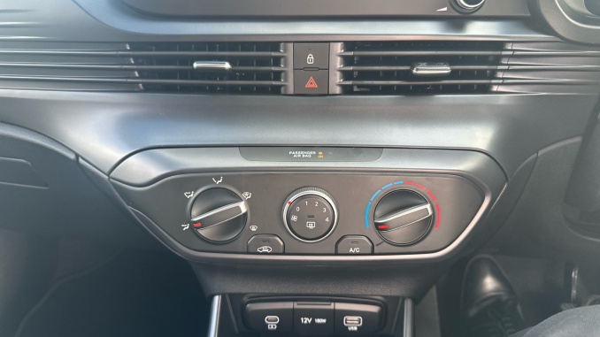 Hyundai i20 1.0T GDi 90 Black Line 5dr Petrol Hatchback - Image 34